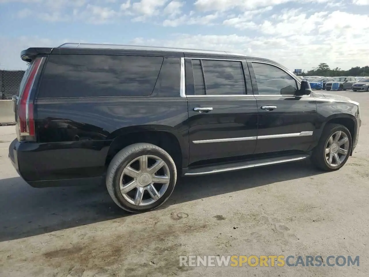 3 Photograph of a damaged car 1GYS3HKJ3LR221459 CADILLAC ESCALADE 2020