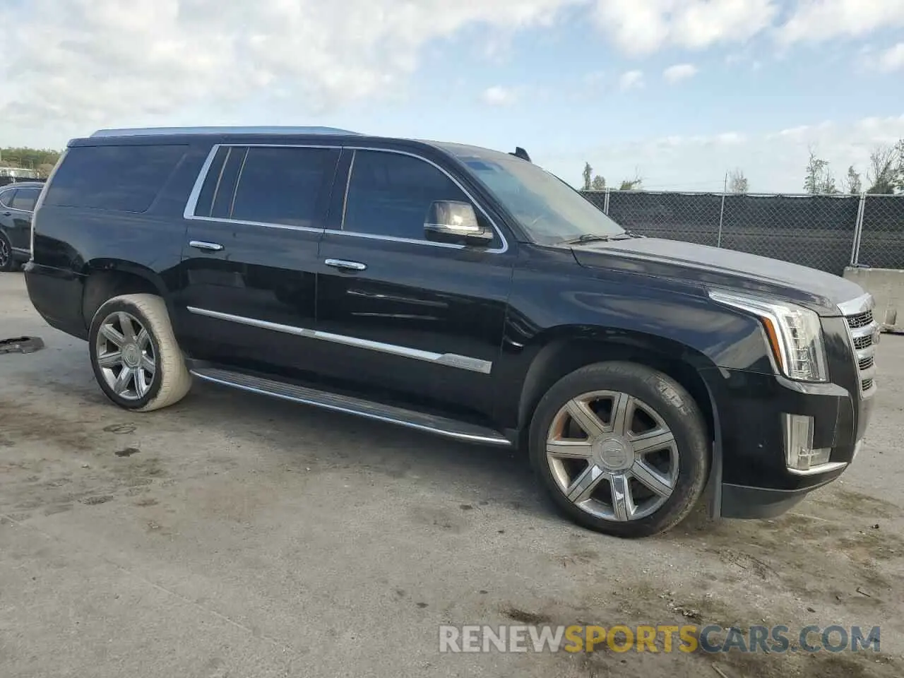 4 Photograph of a damaged car 1GYS3HKJ3LR221459 CADILLAC ESCALADE 2020