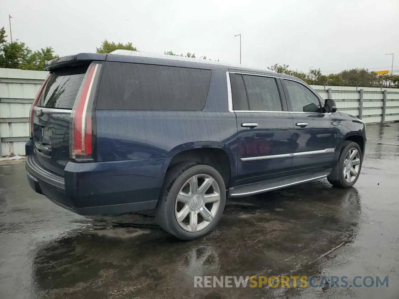 3 Photograph of a damaged car 1GYS3HKJ4LR211183 CADILLAC ESCALADE 2020