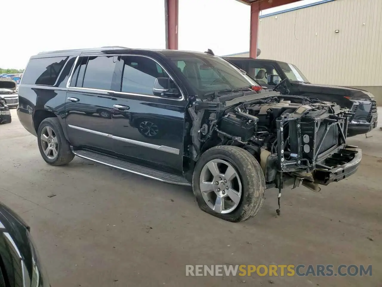 4 Photograph of a damaged car 1GYS3HKJ8LR197739 CADILLAC ESCALADE 2020