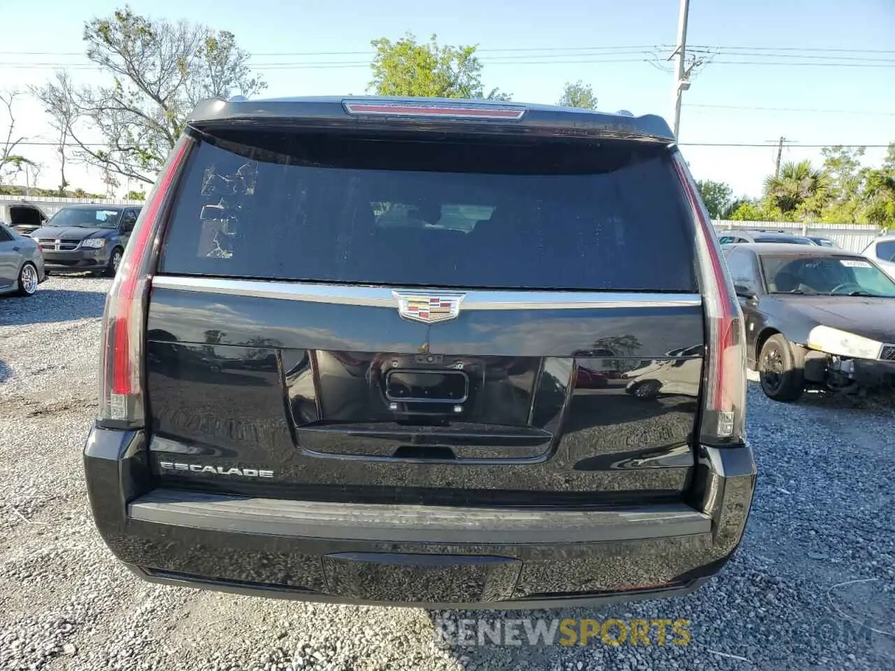 6 Photograph of a damaged car 1GYS3HKJ8LR221392 CADILLAC ESCALADE 2020
