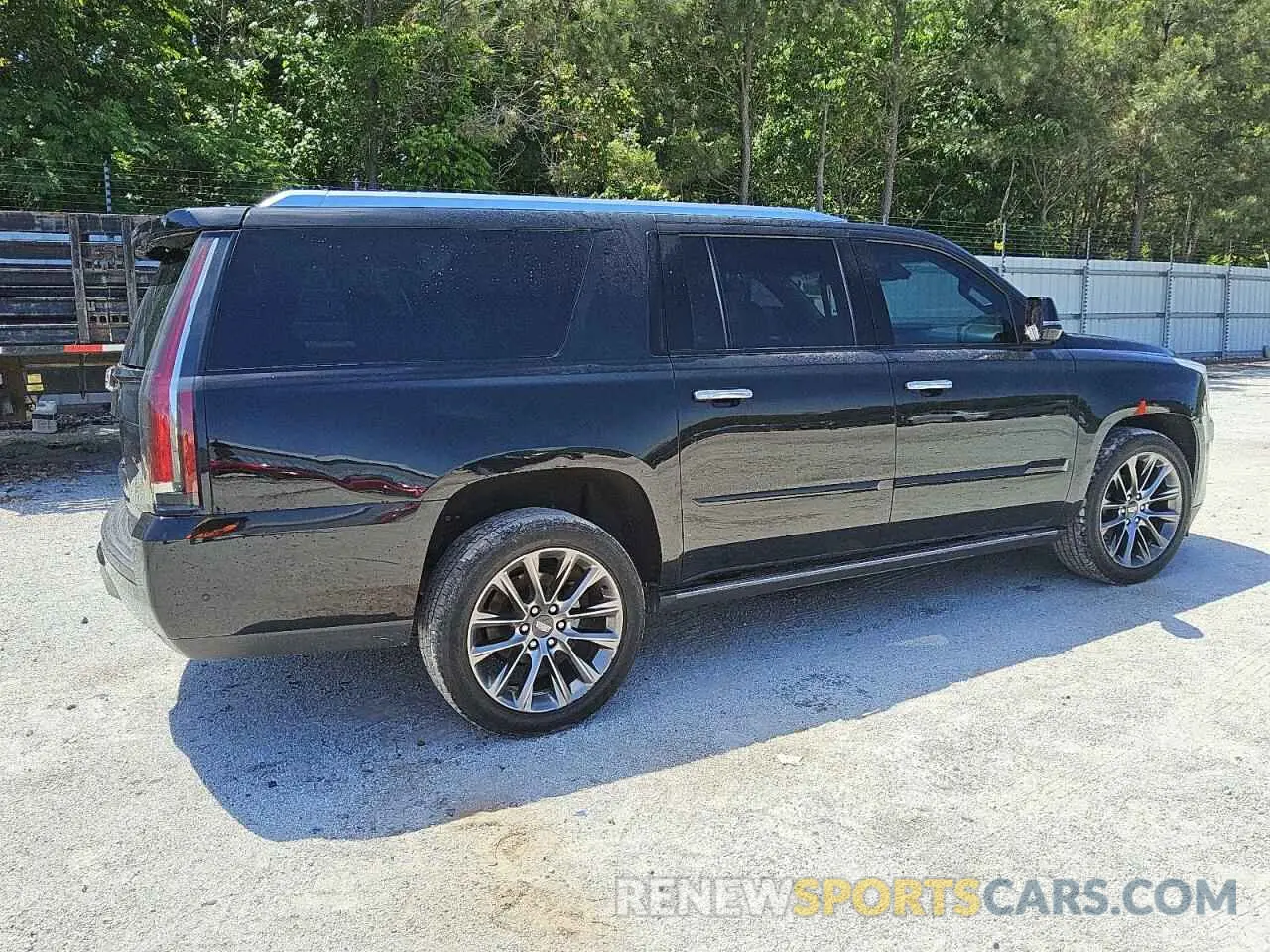 3 Photograph of a damaged car 1GYS3JKJ4LR223616 CADILLAC ESCALADE 2020