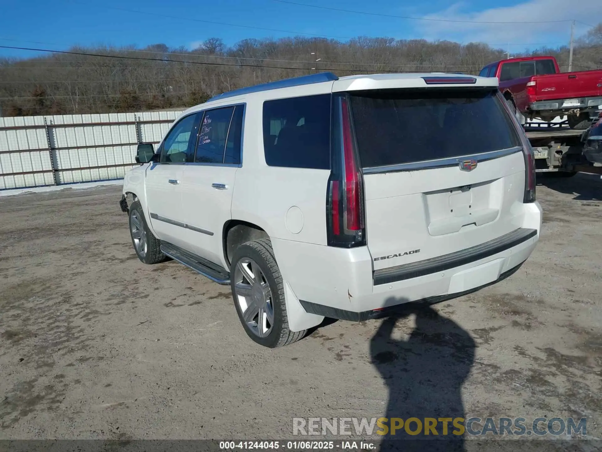 3 Photograph of a damaged car 1GYS4BKJ1LR249061 CADILLAC ESCALADE 2020