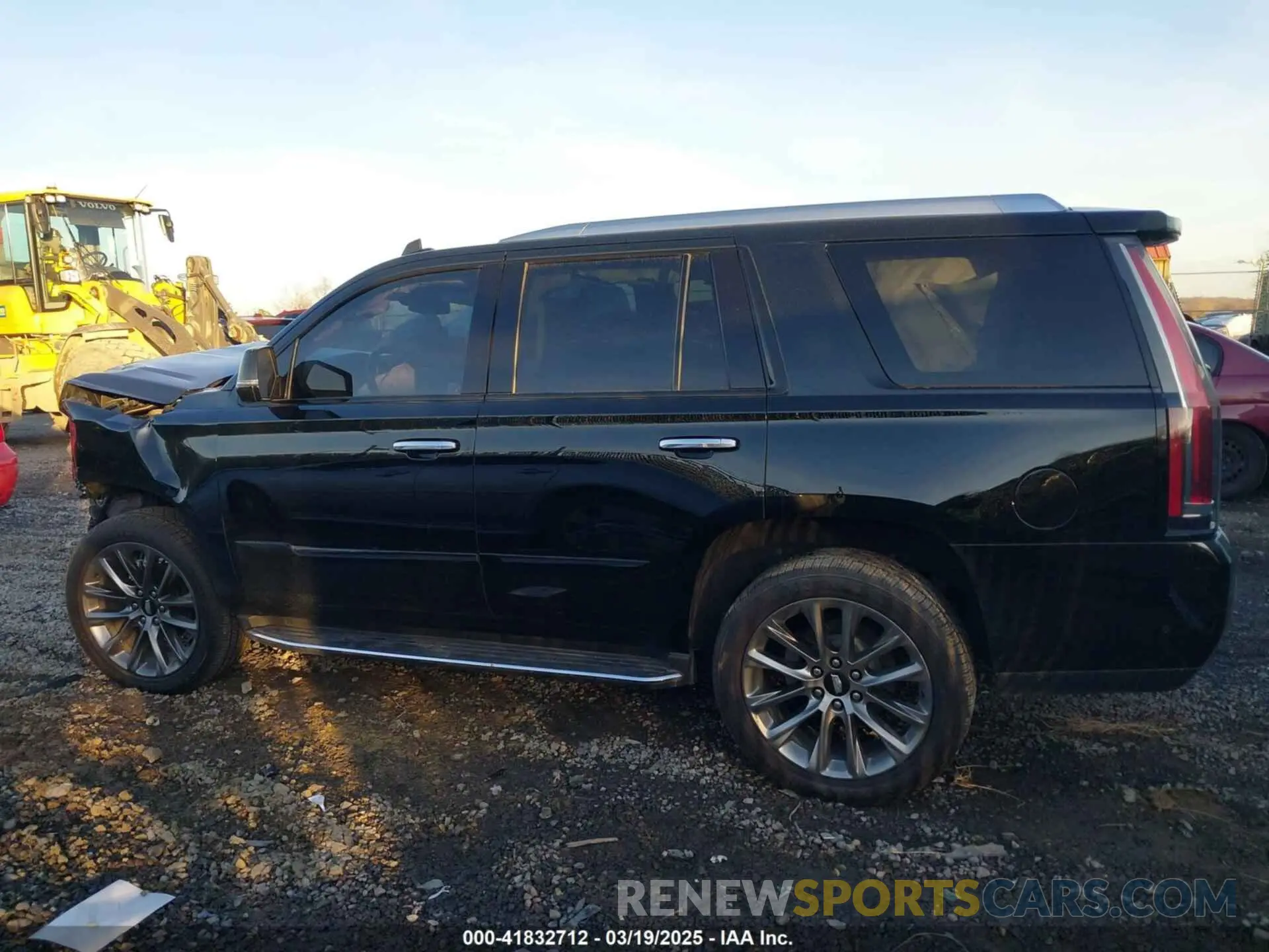 14 Photograph of a damaged car 1GYS4BKJ4LR240371 CADILLAC ESCALADE 2020