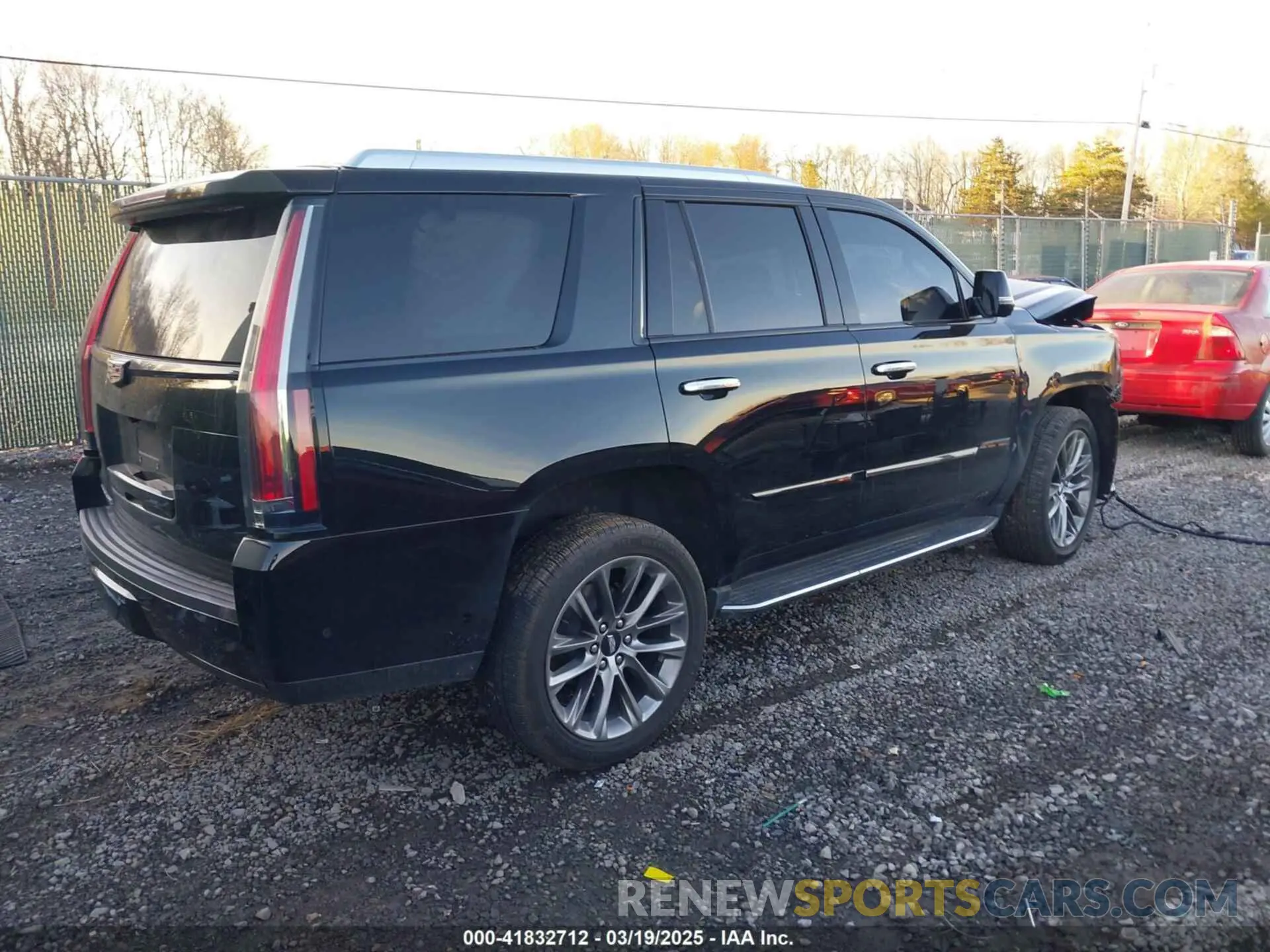 4 Photograph of a damaged car 1GYS4BKJ4LR240371 CADILLAC ESCALADE 2020