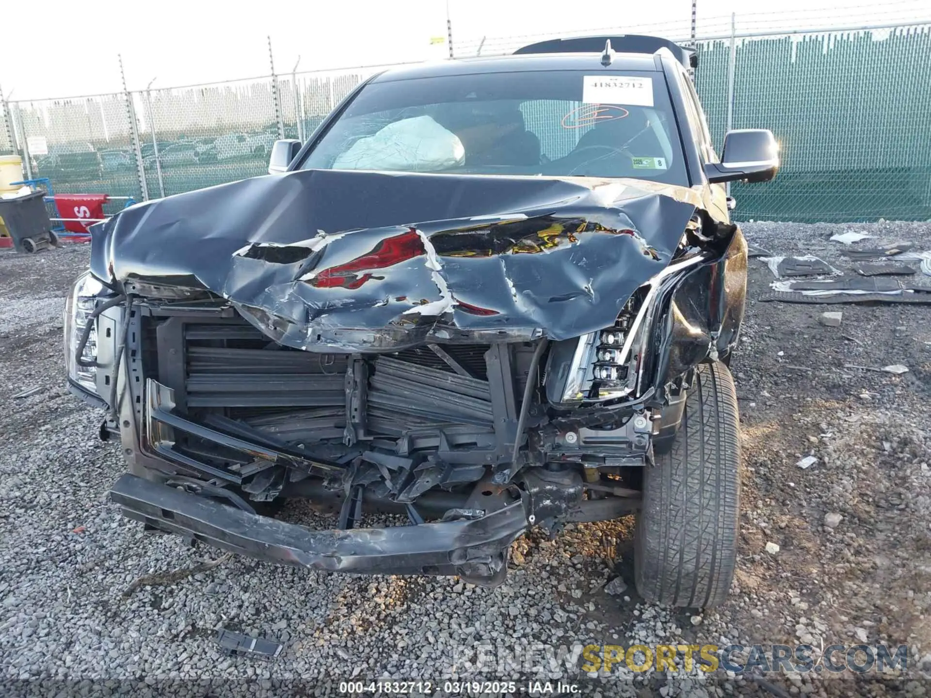 6 Photograph of a damaged car 1GYS4BKJ4LR240371 CADILLAC ESCALADE 2020