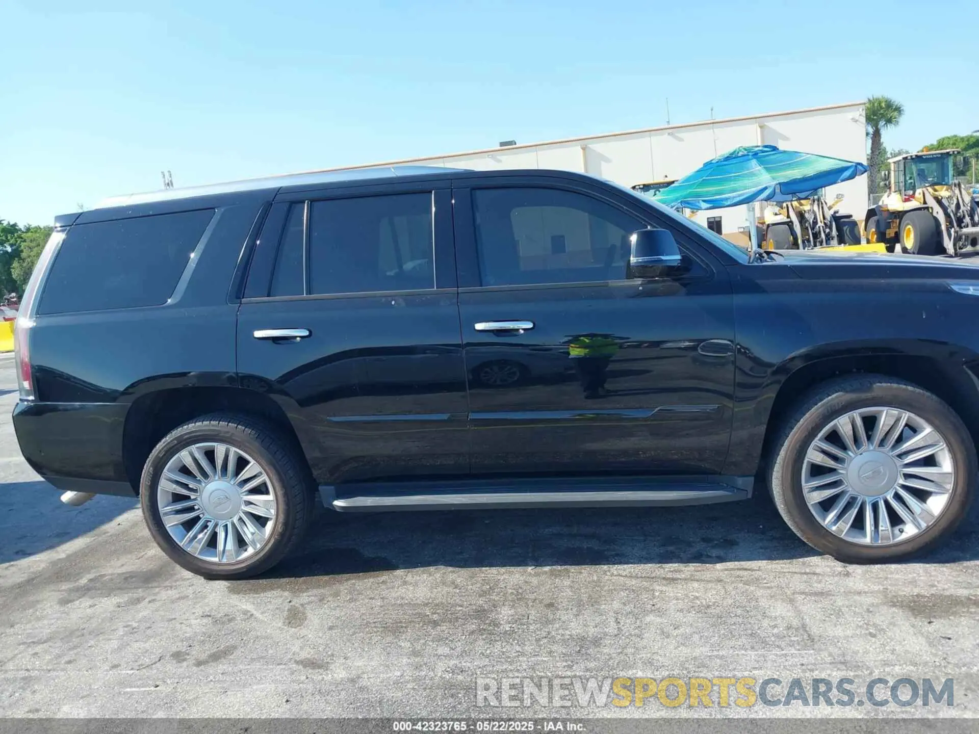 13 Photograph of a damaged car 1GYS4BKJ9LR287363 CADILLAC ESCALADE 2020
