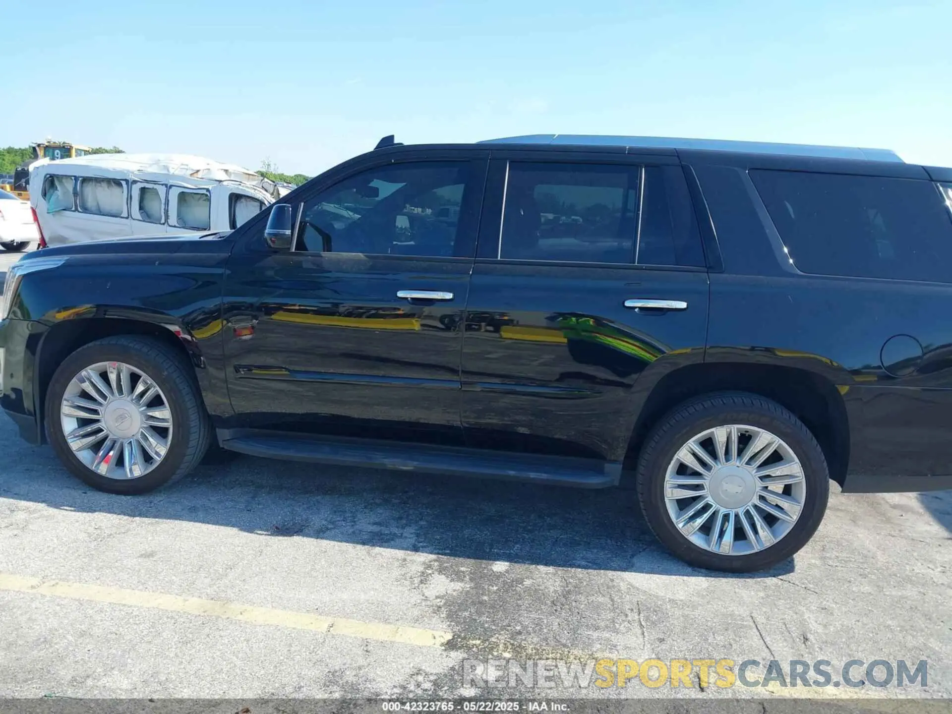 14 Photograph of a damaged car 1GYS4BKJ9LR287363 CADILLAC ESCALADE 2020