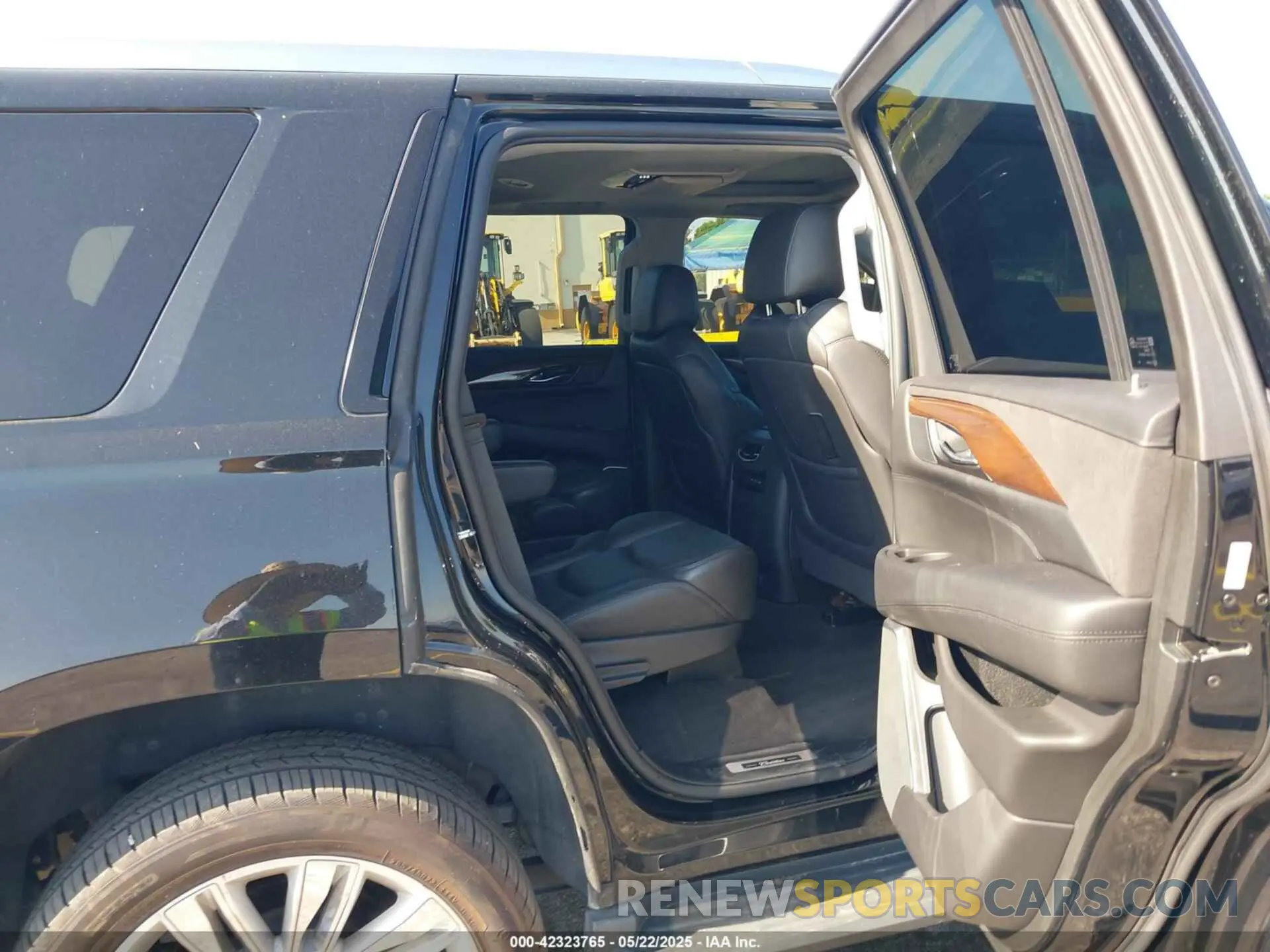 8 Photograph of a damaged car 1GYS4BKJ9LR287363 CADILLAC ESCALADE 2020