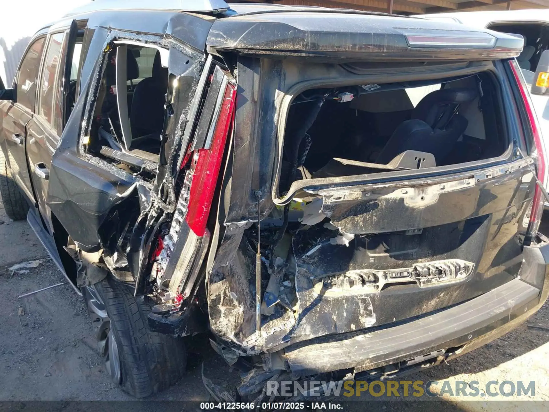6 Photograph of a damaged car 1GYS4CKJ2LR226281 CADILLAC ESCALADE 2020