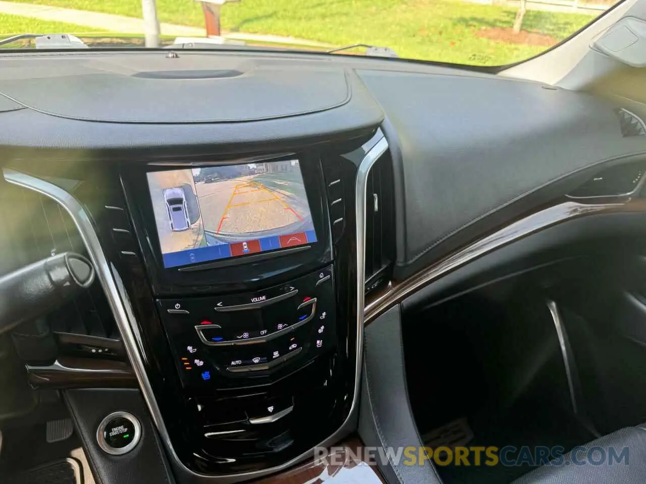 9 Photograph of a damaged car 1GYS4CKJ3LR160632 CADILLAC ESCALADE 2020
