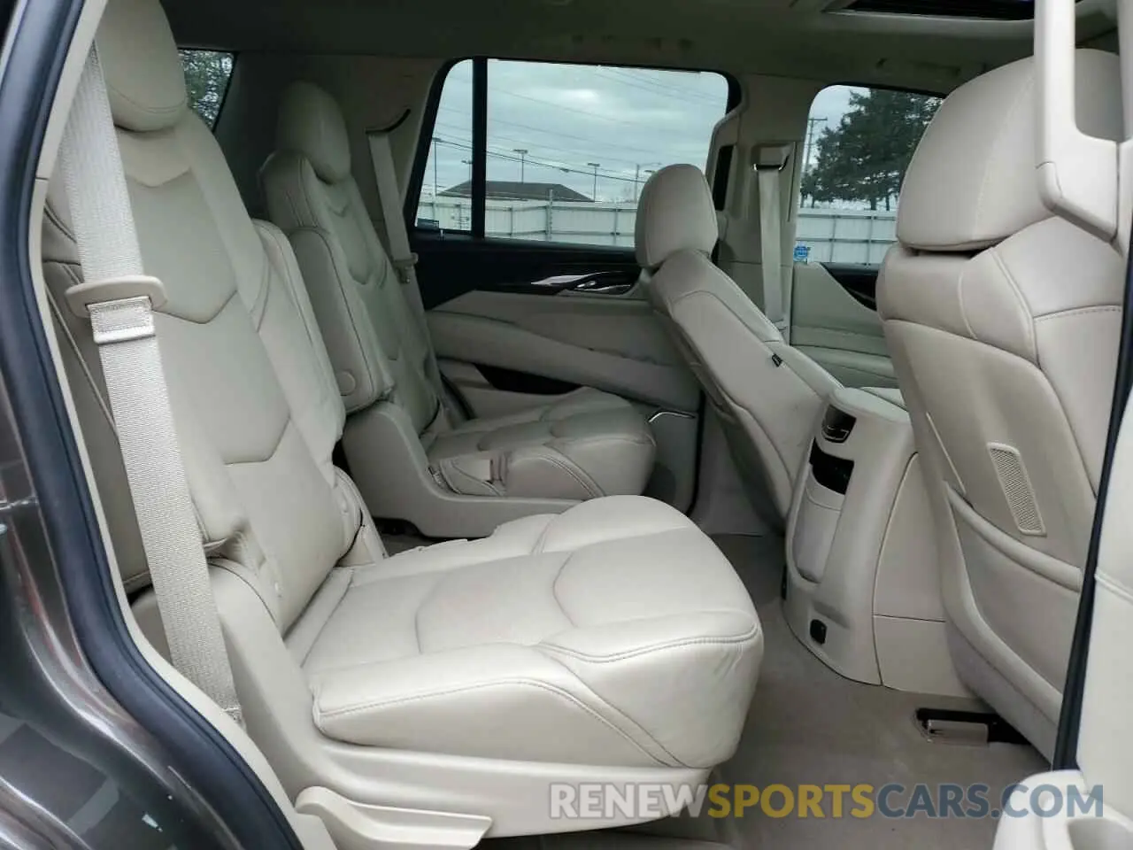 11 Photograph of a damaged car 1GYS4CKJ7LR156518 CADILLAC ESCALADE 2020