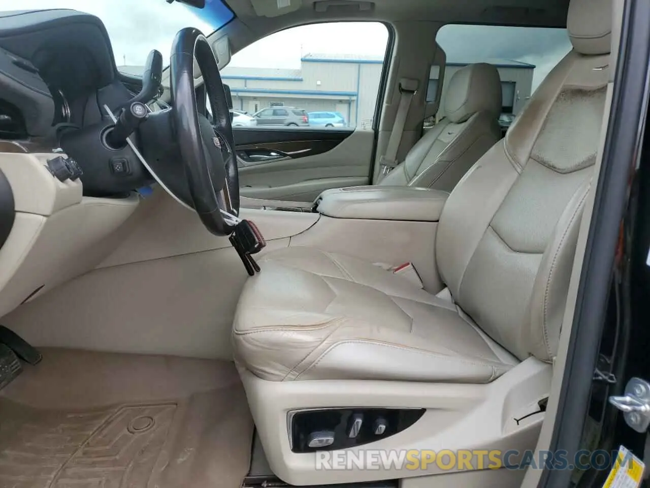 7 Photograph of a damaged car 1GYS4HKJ5LR208600 CADILLAC ESCALADE 2020