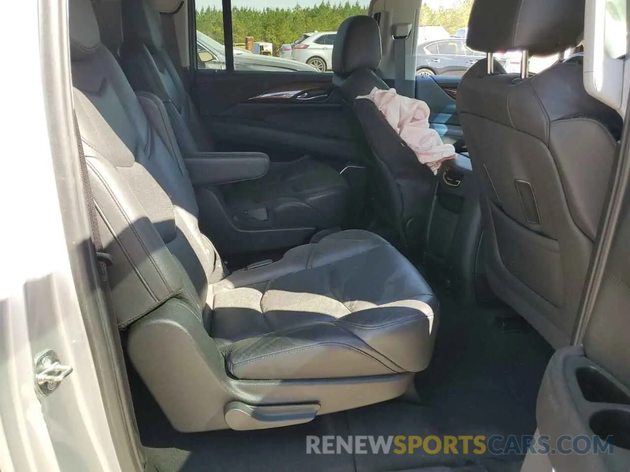 10 Photograph of a damaged car 1GYS4HKJ8LR111021 CADILLAC ESCALADE 2020