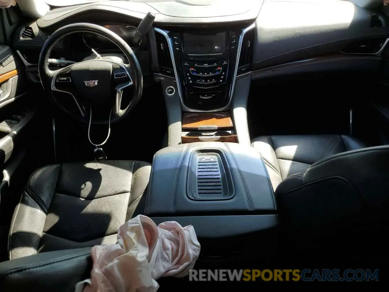 8 Photograph of a damaged car 1GYS4HKJ8LR111021 CADILLAC ESCALADE 2020
