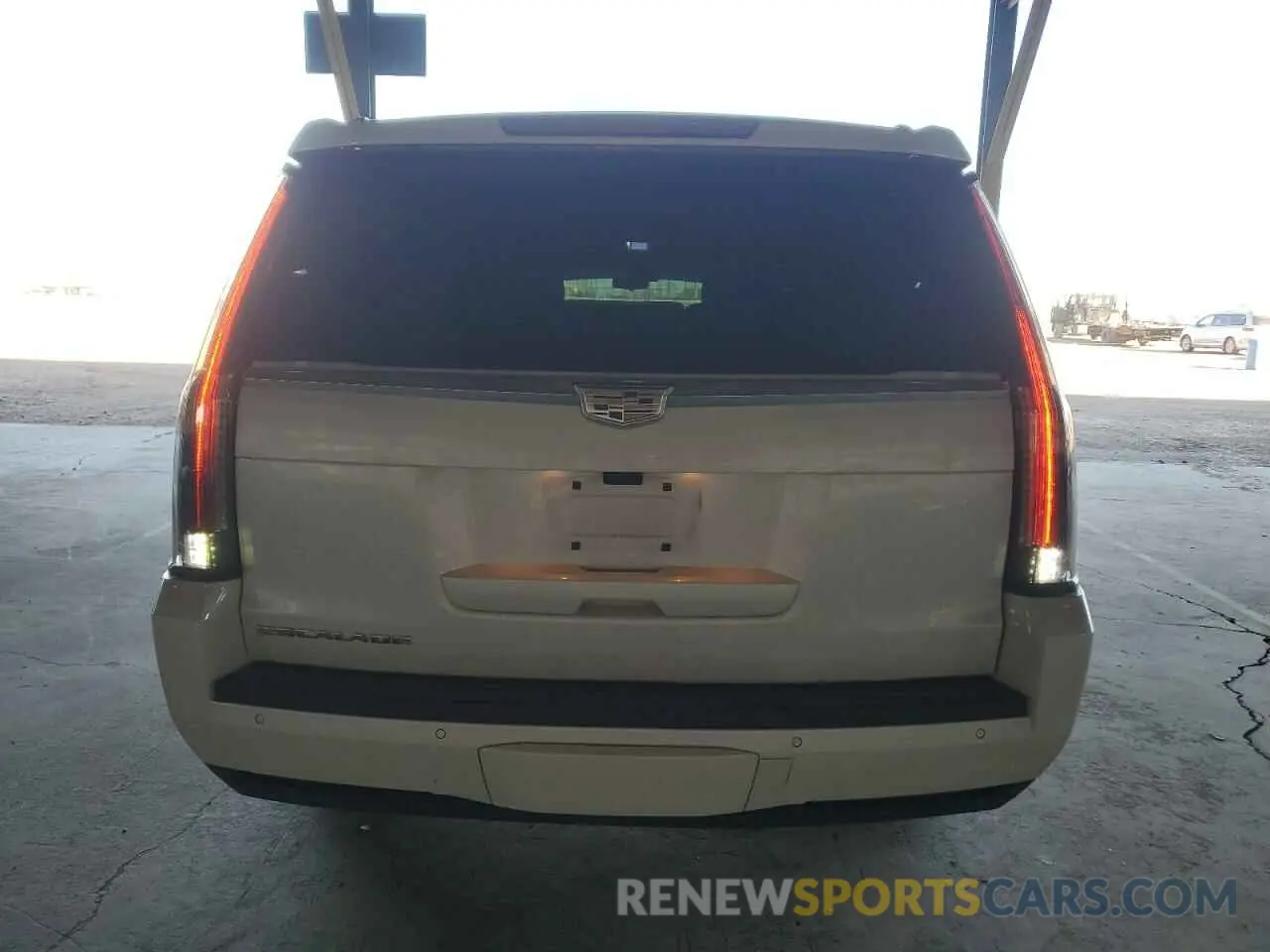 6 Photograph of a damaged car 1GYS4HKJXLR268839 CADILLAC ESCALADE 2020