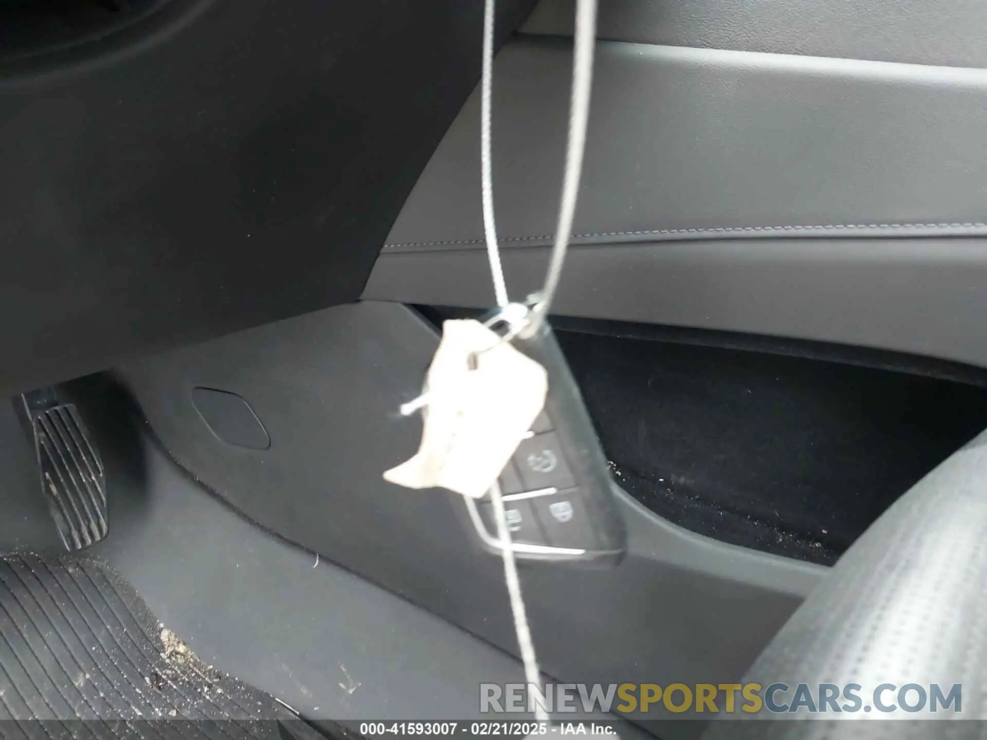 11 Photograph of a damaged car 1GYS3CKL2MR163981 CADILLAC ESCALADE 2021