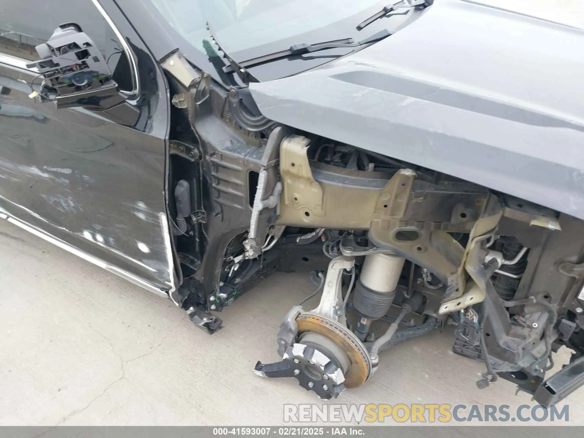 17 Photograph of a damaged car 1GYS3CKL2MR163981 CADILLAC ESCALADE 2021