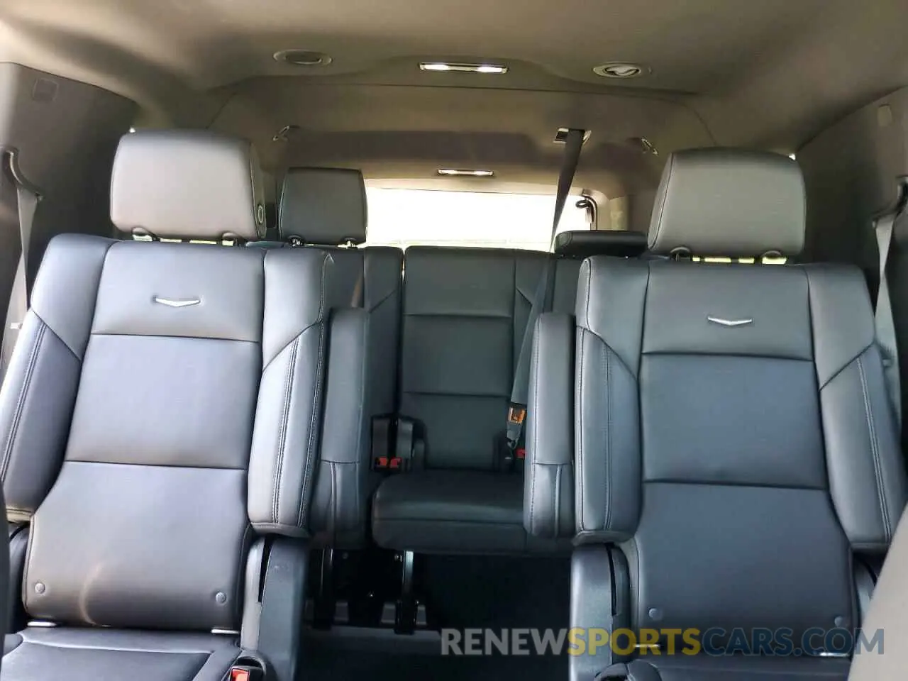 10 Photograph of a damaged car 1GYS3JKL6MR386853 CADILLAC ESCALADE 2021