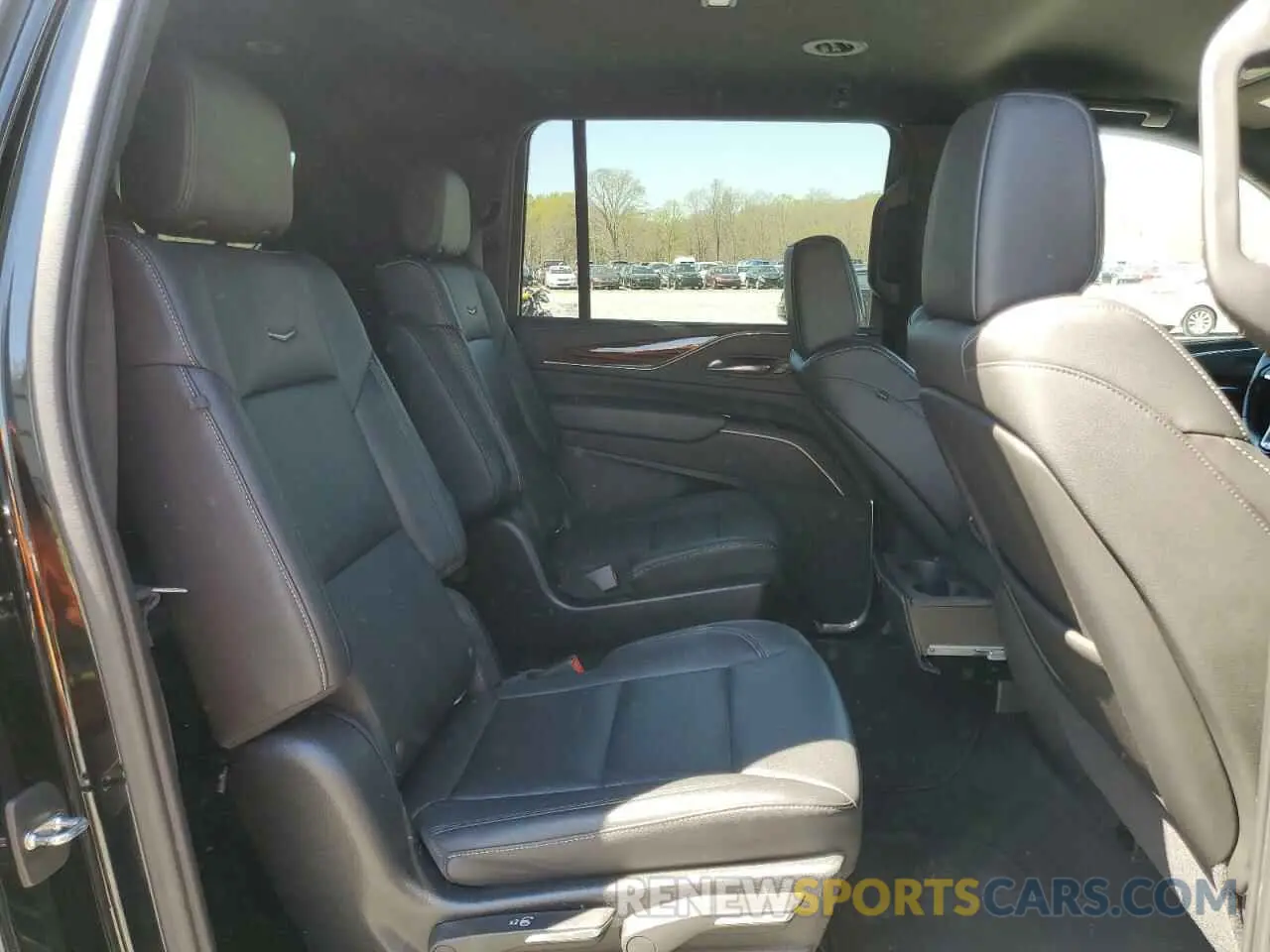 11 Photograph of a damaged car 1GYS3JKL6MR386853 CADILLAC ESCALADE 2021