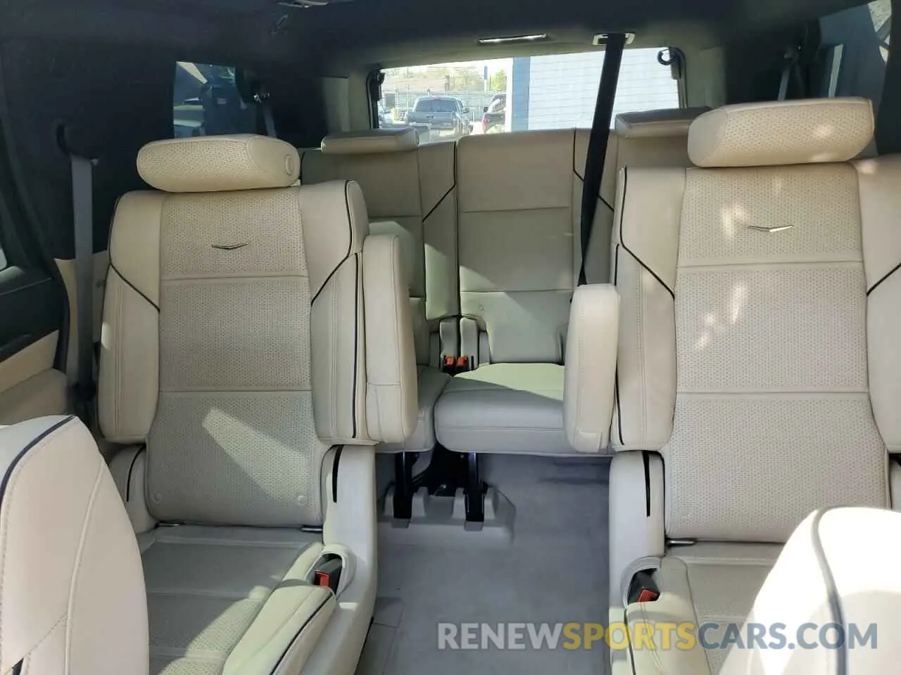 10 Photograph of a damaged car 1GYS4CKL6MR249968 CADILLAC ESCALADE 2021