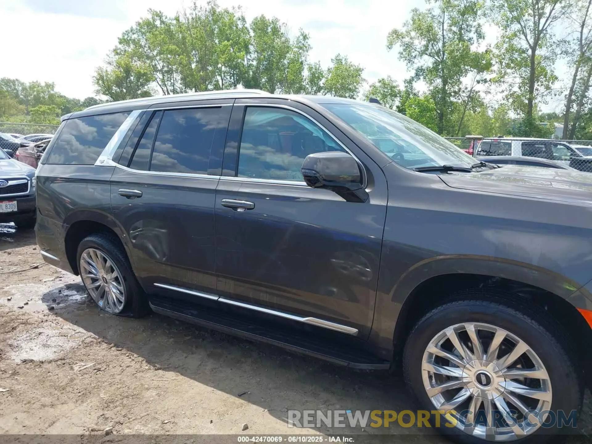 13 Photograph of a damaged car 1GYS4CKL6MR264678 CADILLAC ESCALADE 2021