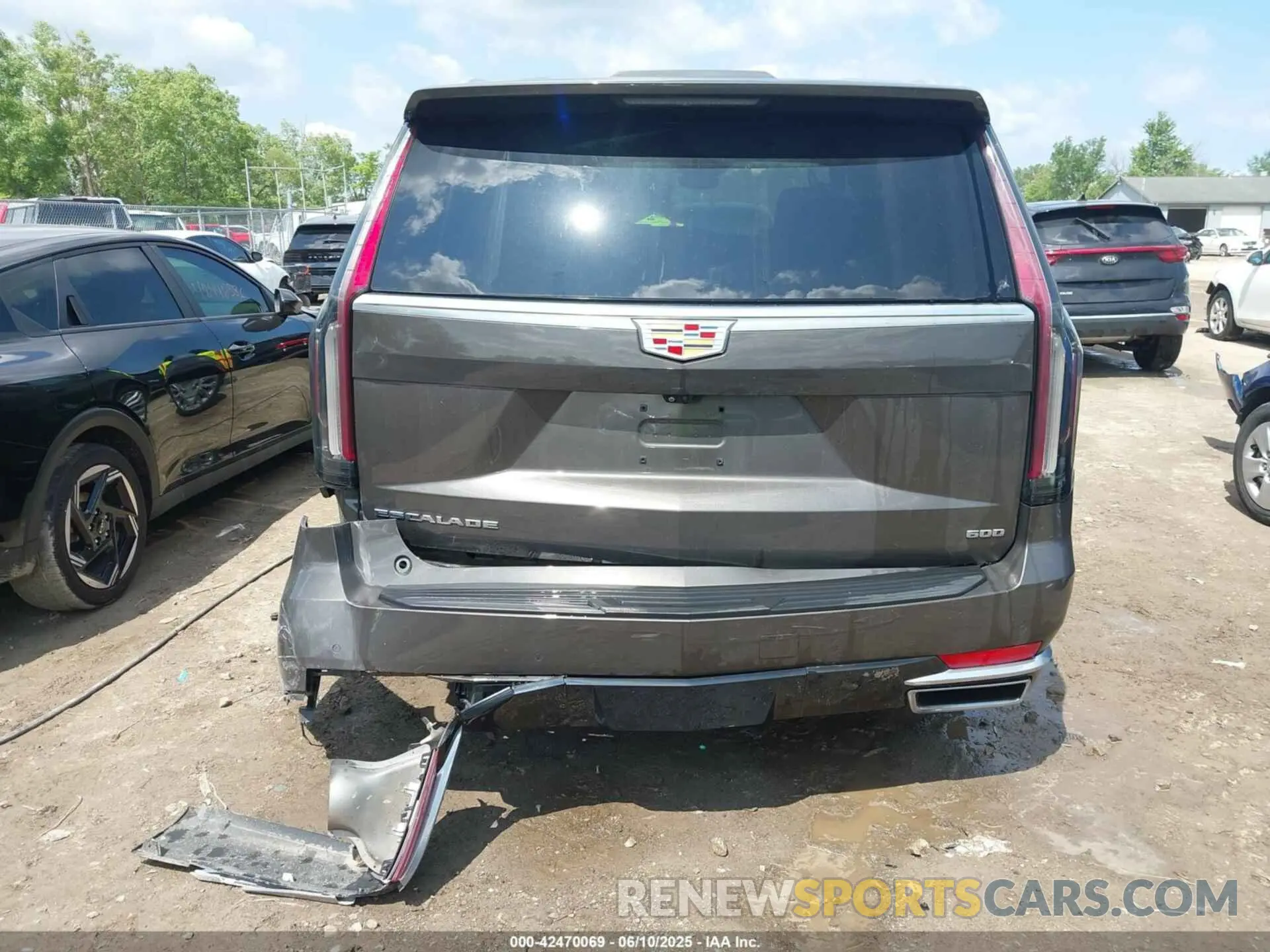 16 Photograph of a damaged car 1GYS4CKL6MR264678 CADILLAC ESCALADE 2021