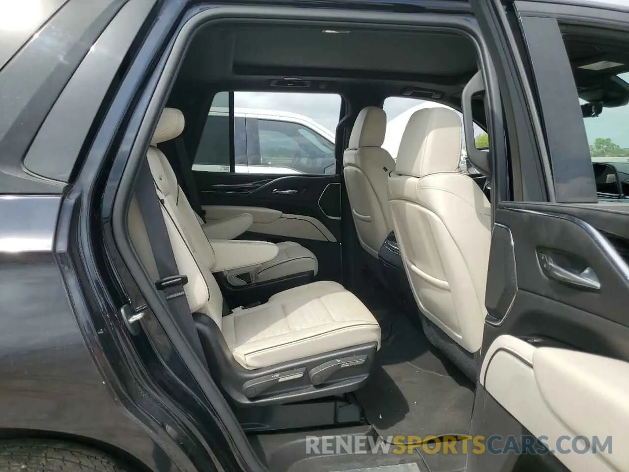 10 Photograph of a damaged car 1GYS4EKL5MR308102 CADILLAC ESCALADE 2021