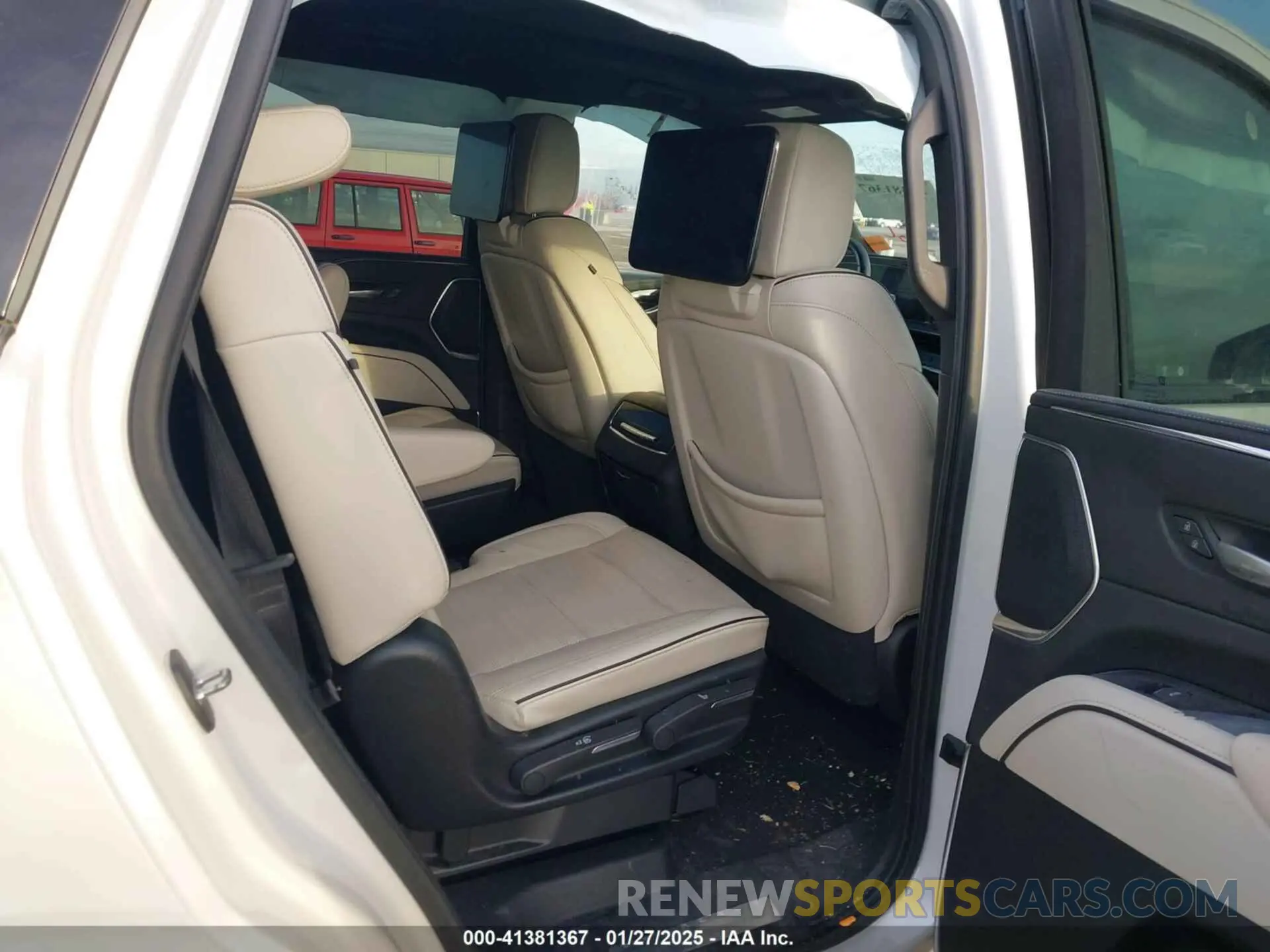 8 Photograph of a damaged car 1GYS4EKLXMR278997 CADILLAC ESCALADE 2021
