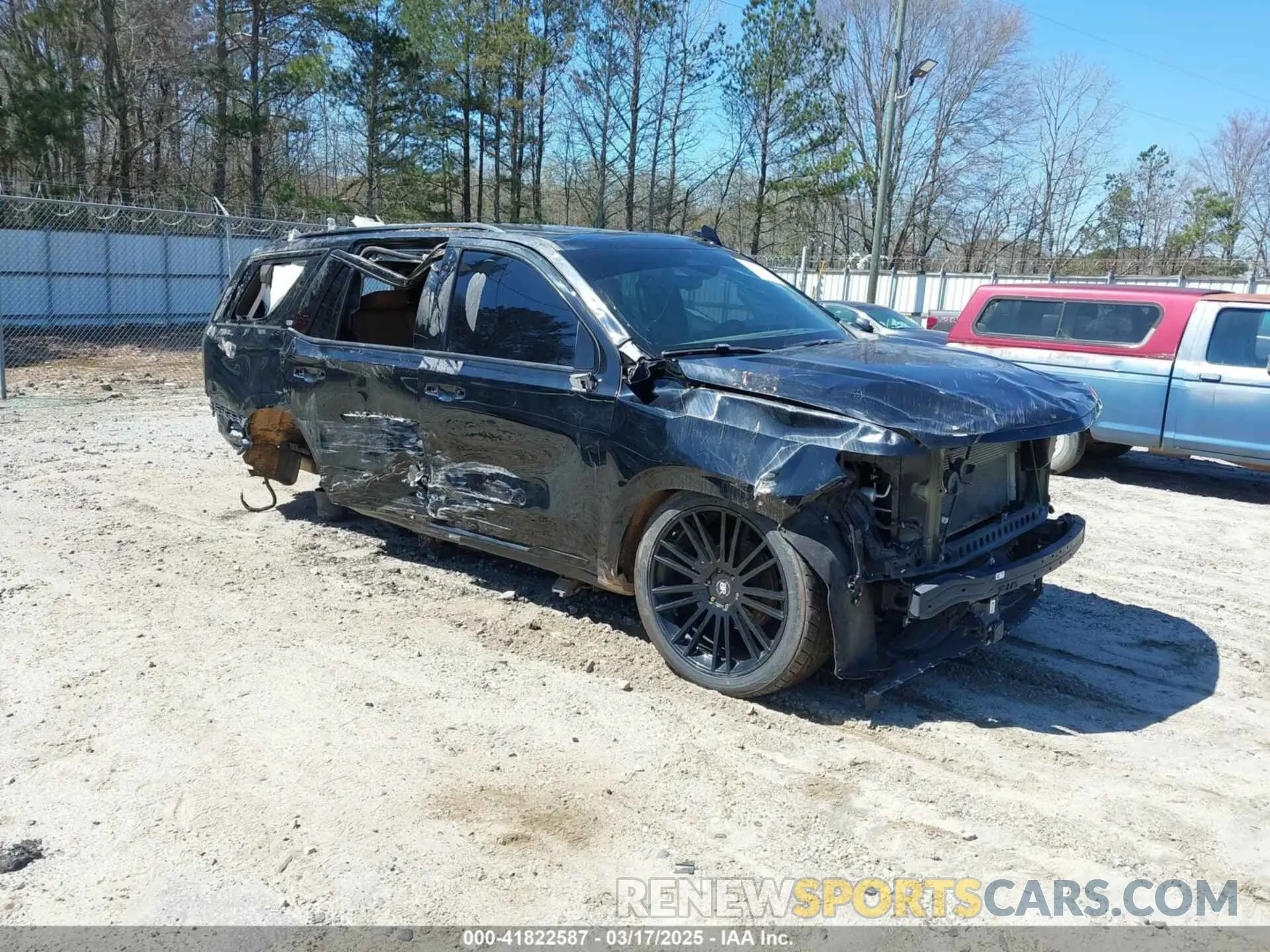 1 Photograph of a damaged car 1GYS4FKL0MR236098 CADILLAC ESCALADE 2021