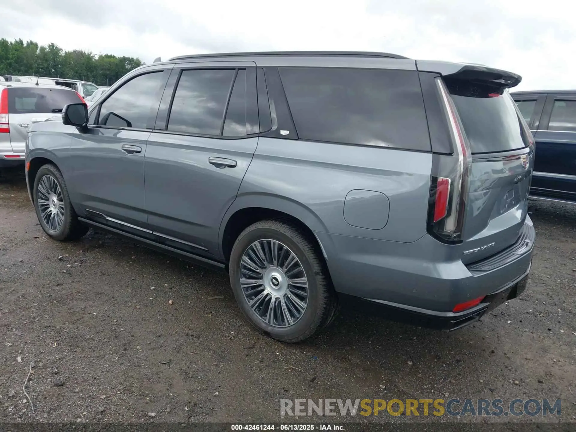 3 Photograph of a damaged car 1GYS4GKL0MR240173 CADILLAC ESCALADE 2021