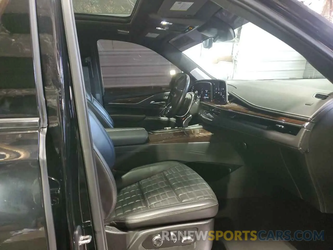 13 Photograph of a damaged car 1GYS4GKL7MR338004 CADILLAC ESCALADE 2021