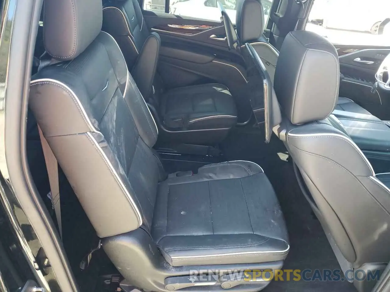 12 Photograph of a damaged car 1GYS4KKL6MR493937 CADILLAC ESCALADE 2021