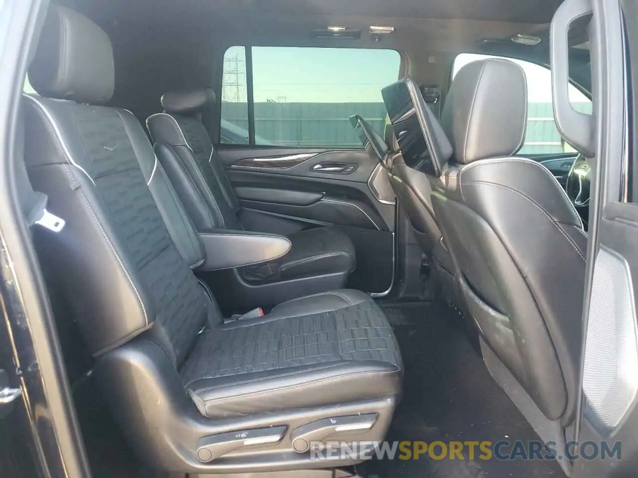 12 Photograph of a damaged car 1GYS4RKL1MR281293 CADILLAC ESCALADE 2021