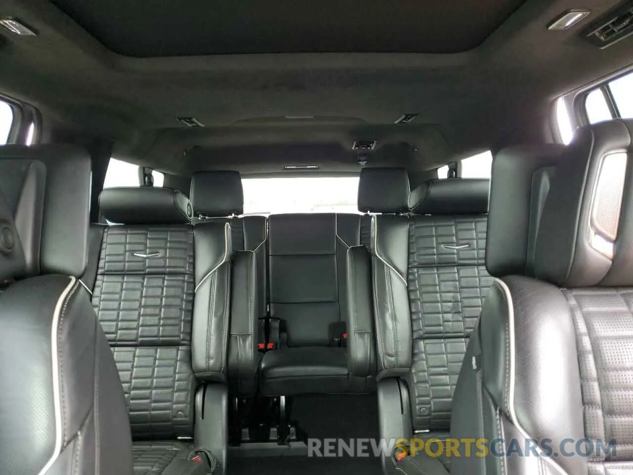 10 Photograph of a damaged car 1GYS4RKL1MR416112 CADILLAC ESCALADE 2021