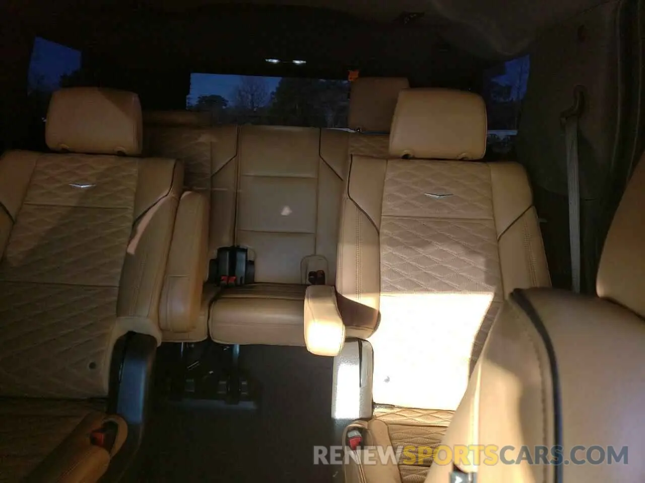 10 Photograph of a damaged car 1GYS3EKL6NR234497 CADILLAC ESCALADE 2022