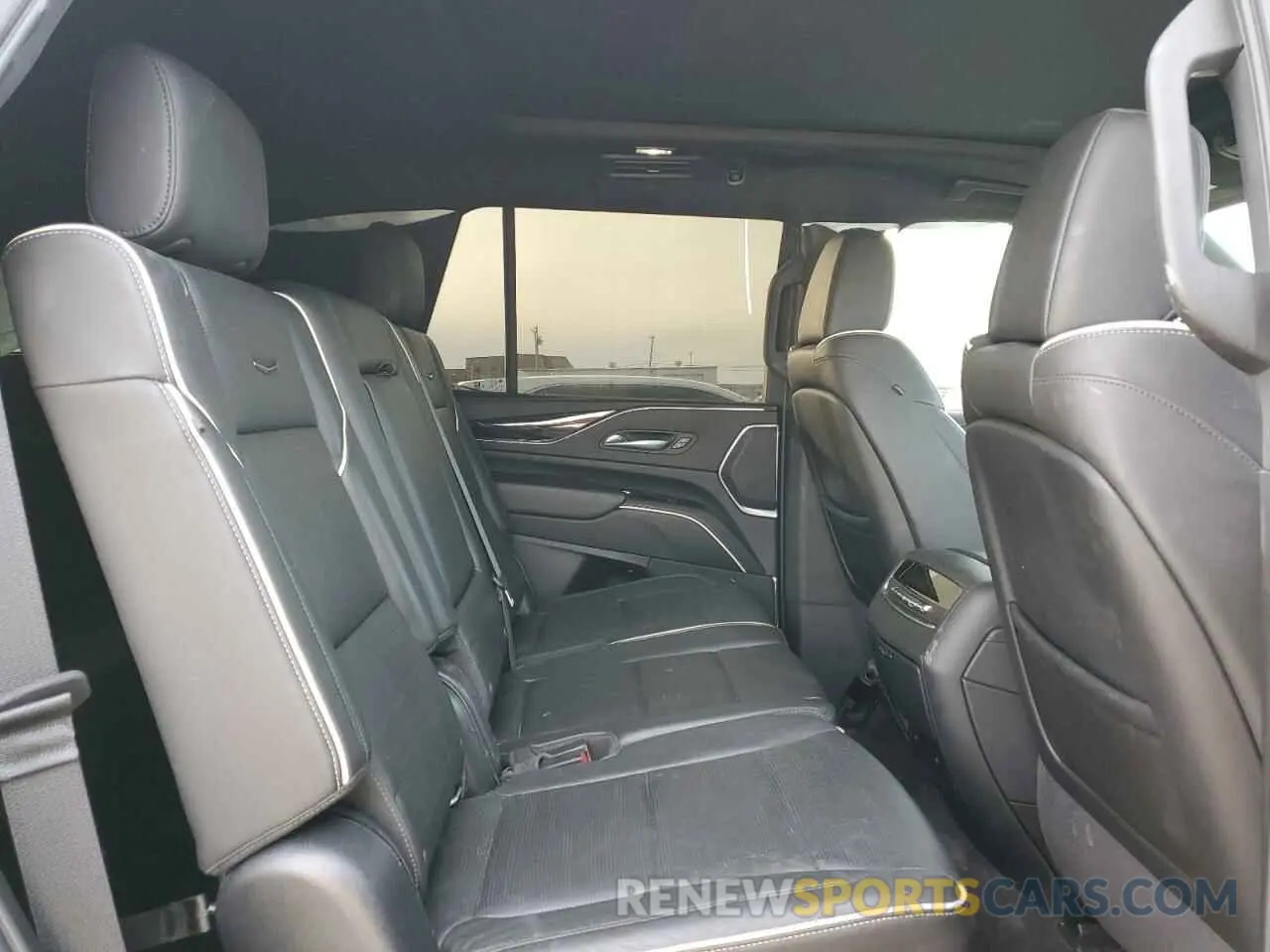 11 Photograph of a damaged car 1GYS3FKL1NR119585 CADILLAC ESCALADE 2022