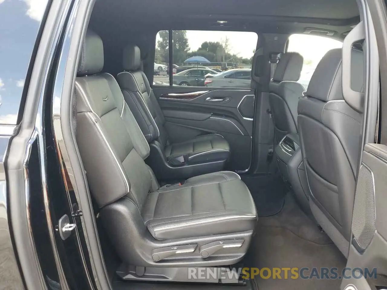 11 Photograph of a damaged car 1GYS3KKL1NR278826 CADILLAC ESCALADE 2022