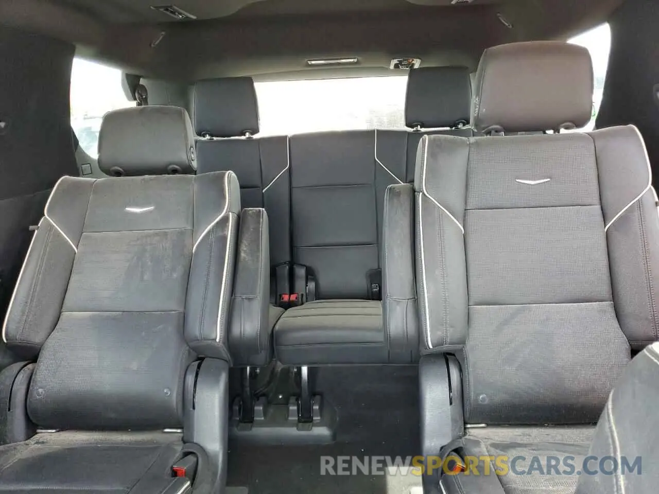 10 Photograph of a damaged car 1GYS4BKLXNR119137 CADILLAC ESCALADE 2022