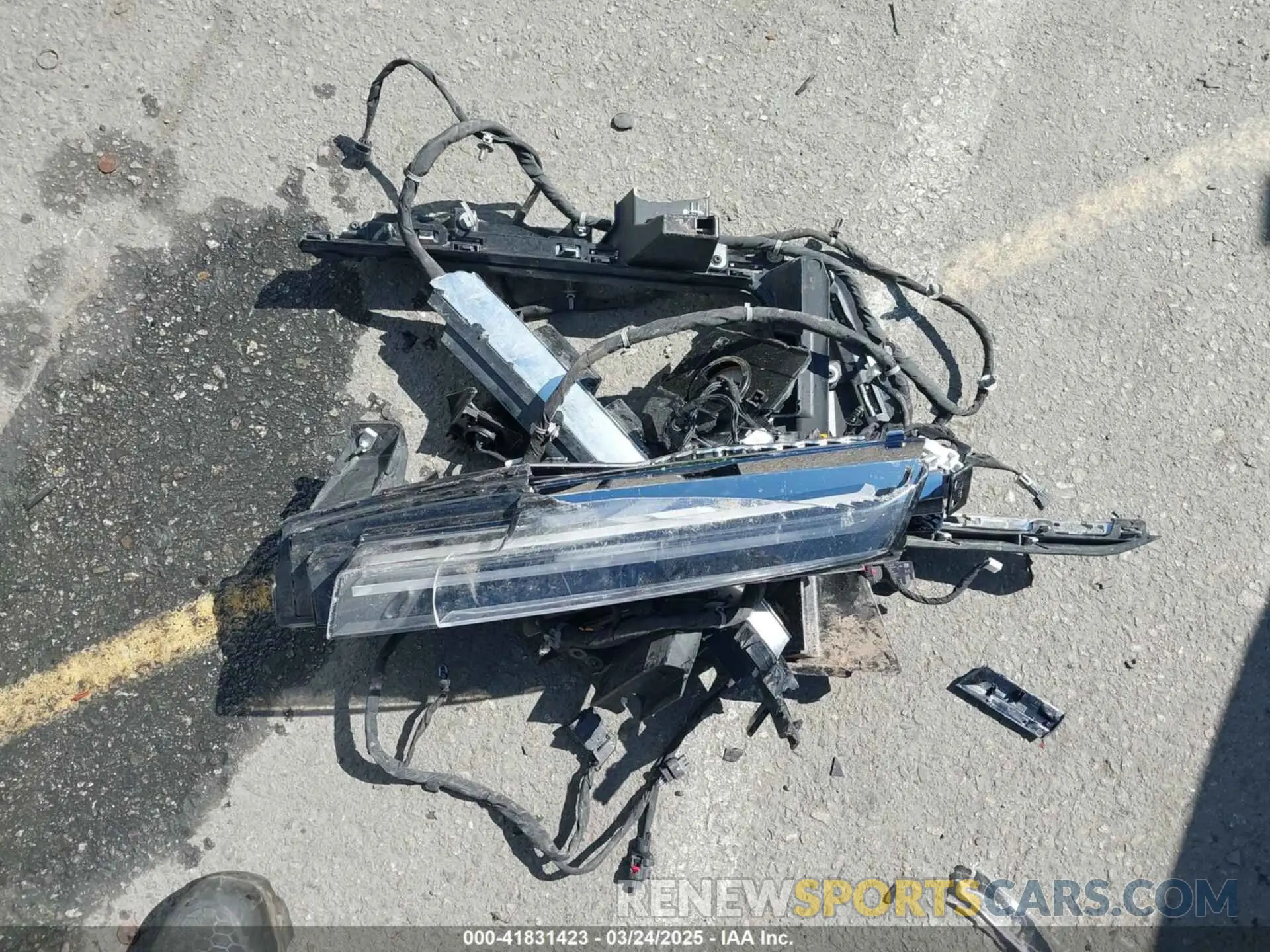 12 Photograph of a damaged car 1GYS4BKLXNR162960 CADILLAC ESCALADE 2022