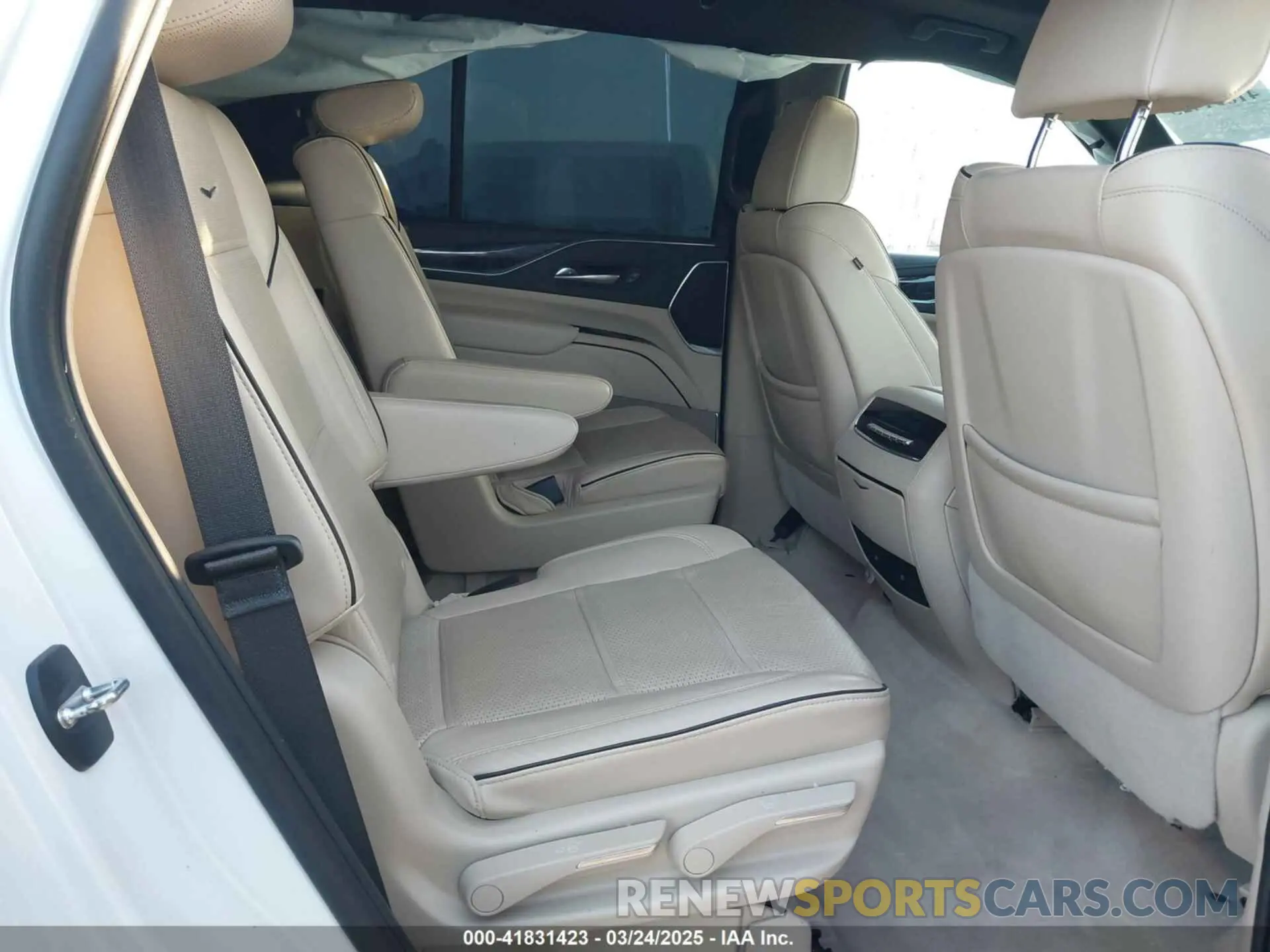 8 Photograph of a damaged car 1GYS4BKLXNR162960 CADILLAC ESCALADE 2022