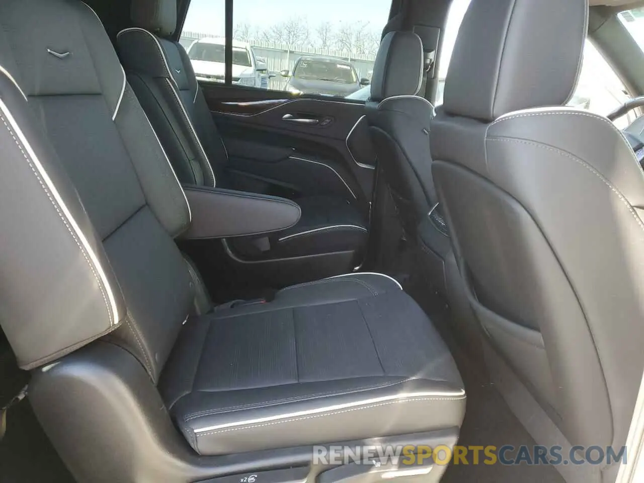 11 Photograph of a damaged car 1GYS4CKL9NR154953 CADILLAC ESCALADE 2022