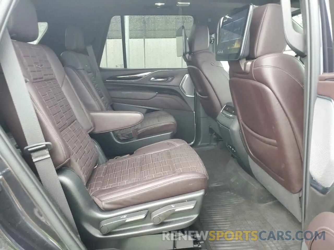 11 Photograph of a damaged car 1GYS4DKL8NR201234 CADILLAC ESCALADE 2022