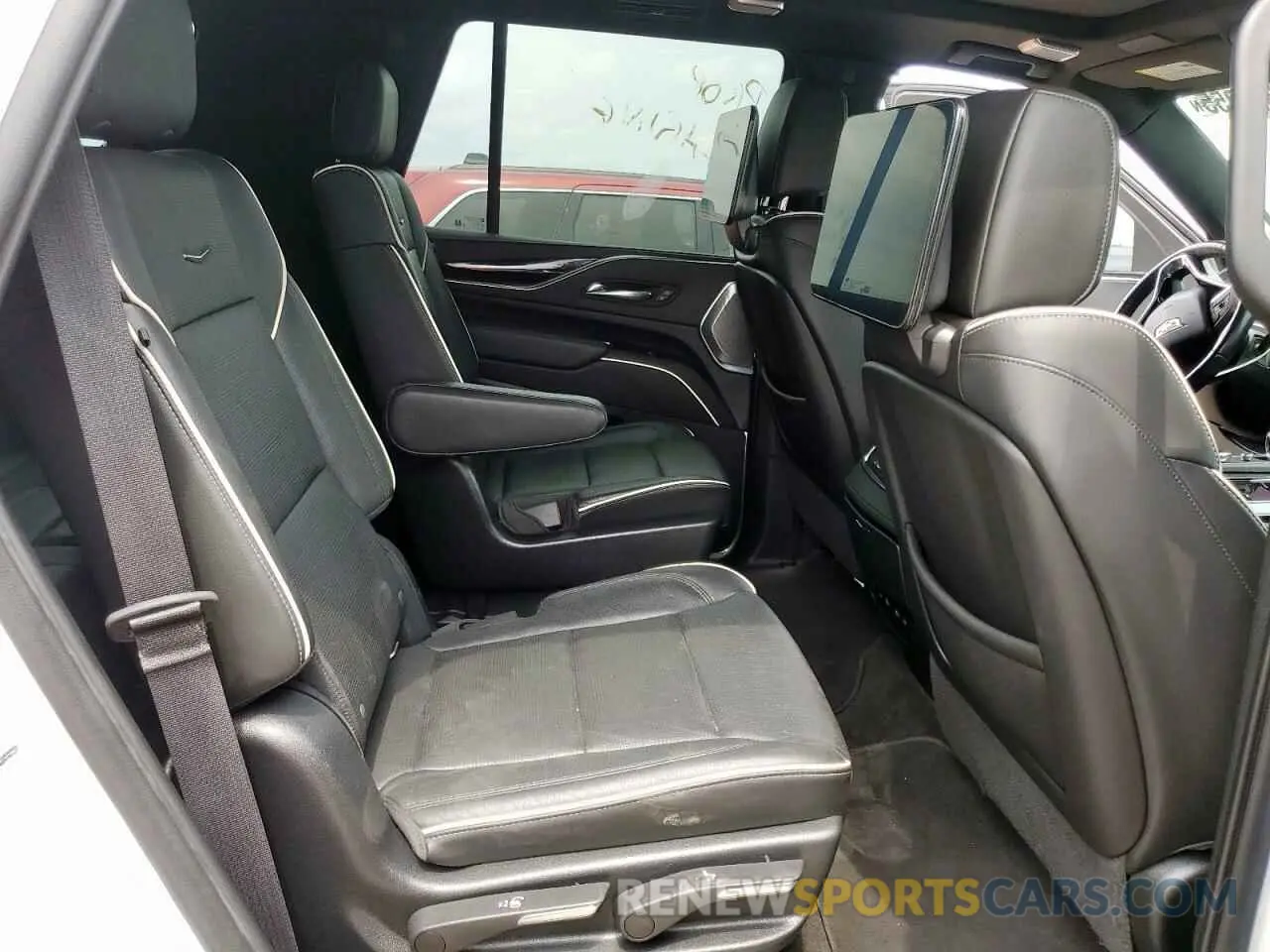 11 Photograph of a damaged car 1GYS4FKL6NR128215 CADILLAC ESCALADE 2022