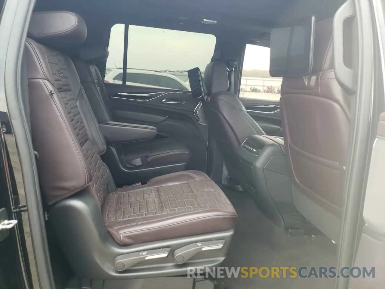 12 Photograph of a damaged car 1GYS4RKL2NR150200 CADILLAC ESCALADE 2022