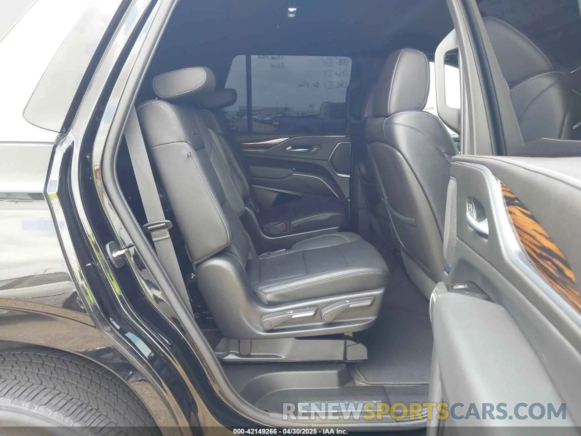 8 Photograph of a damaged car 1GYS3AKL1PR395285 CADILLAC ESCALADE 2023