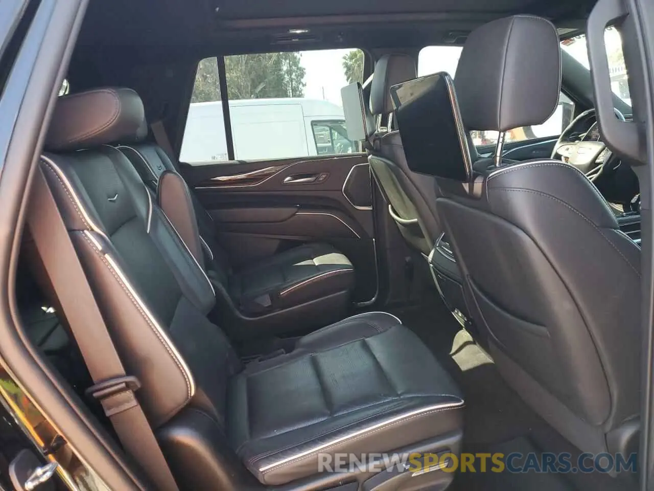 11 Photograph of a damaged car 1GYS3BKL4PR395559 CADILLAC ESCALADE 2023