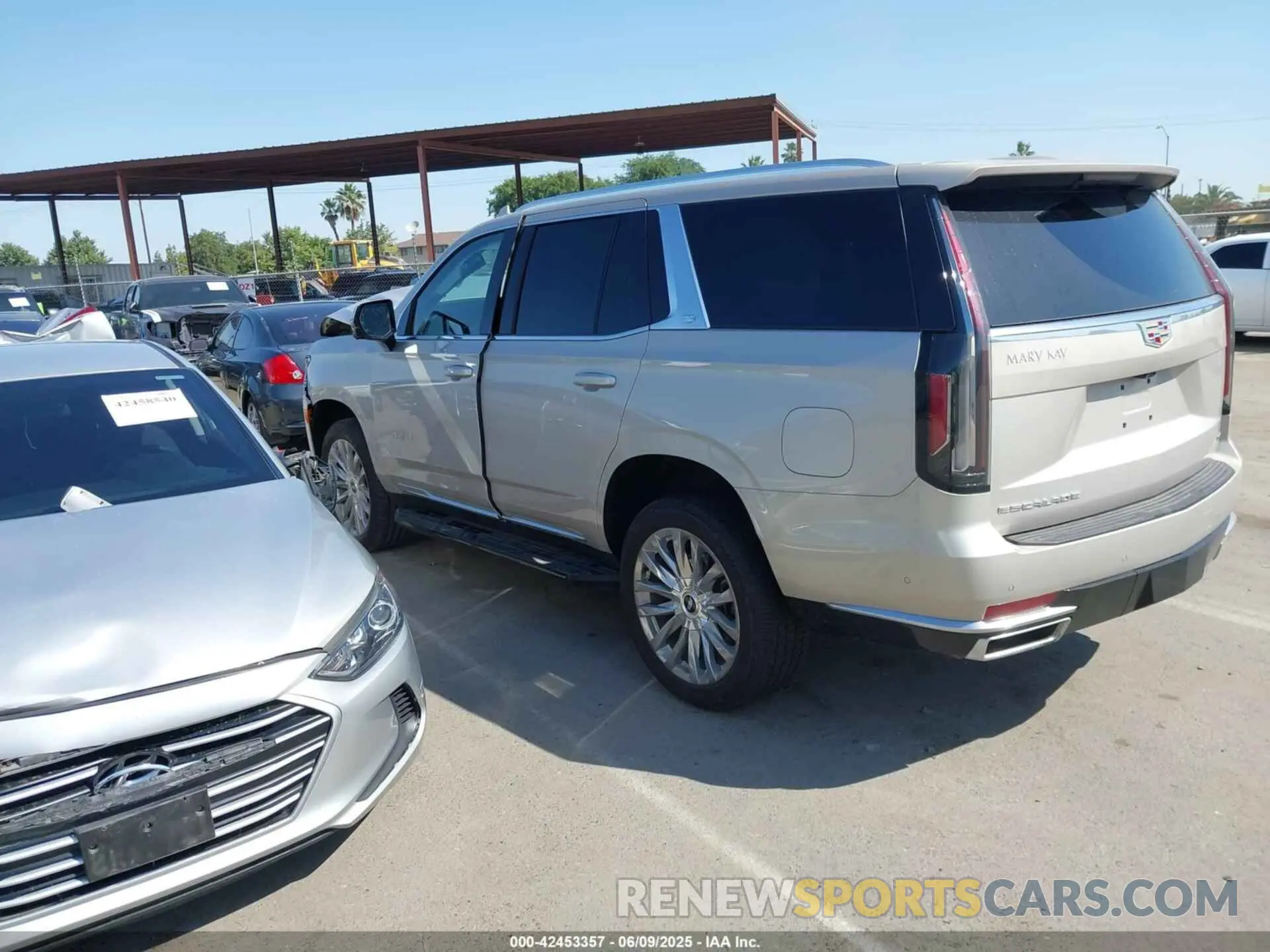 13 Photograph of a damaged car 1GYS3BKL4PR544326 CADILLAC ESCALADE 2023