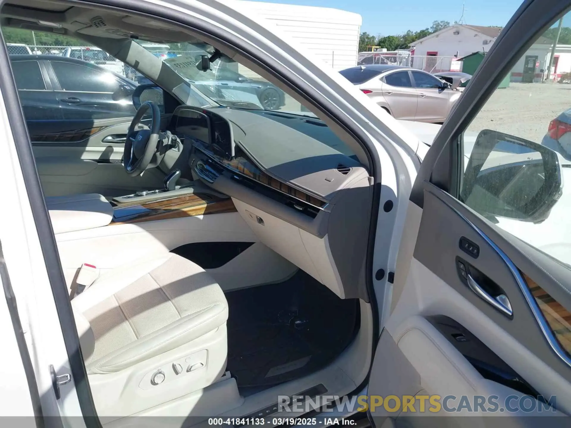 5 Photograph of a damaged car 1GYS3DKL9PR100029 CADILLAC ESCALADE 2023