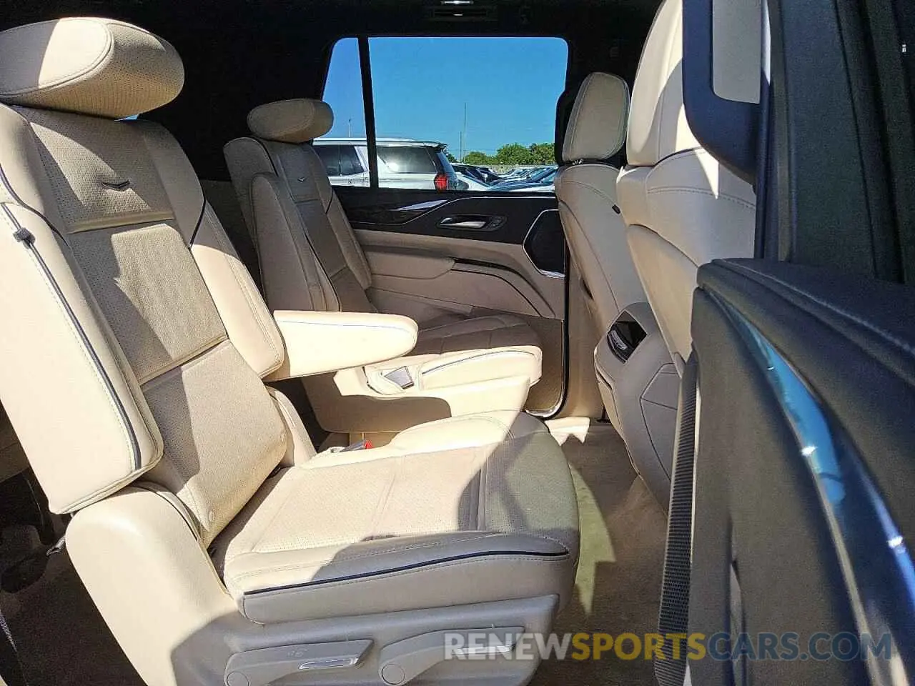 11 Photograph of a damaged car 1GYS4BKL5PR365290 CADILLAC ESCALADE 2023